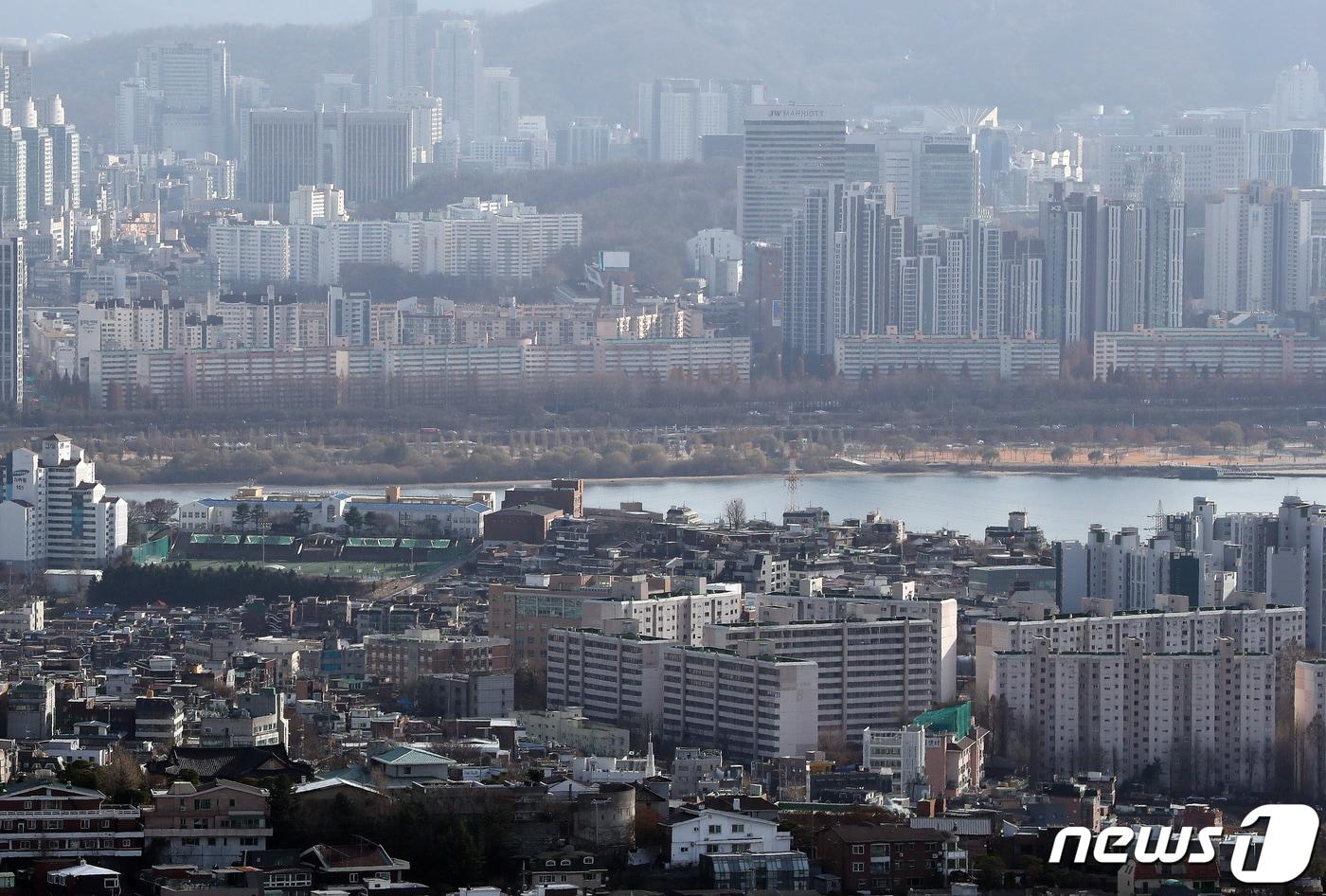 이날 서울 남산에서 바라본 아파트 단지. 2022.12.8/뉴스1 ⓒ News1 김진환 기자