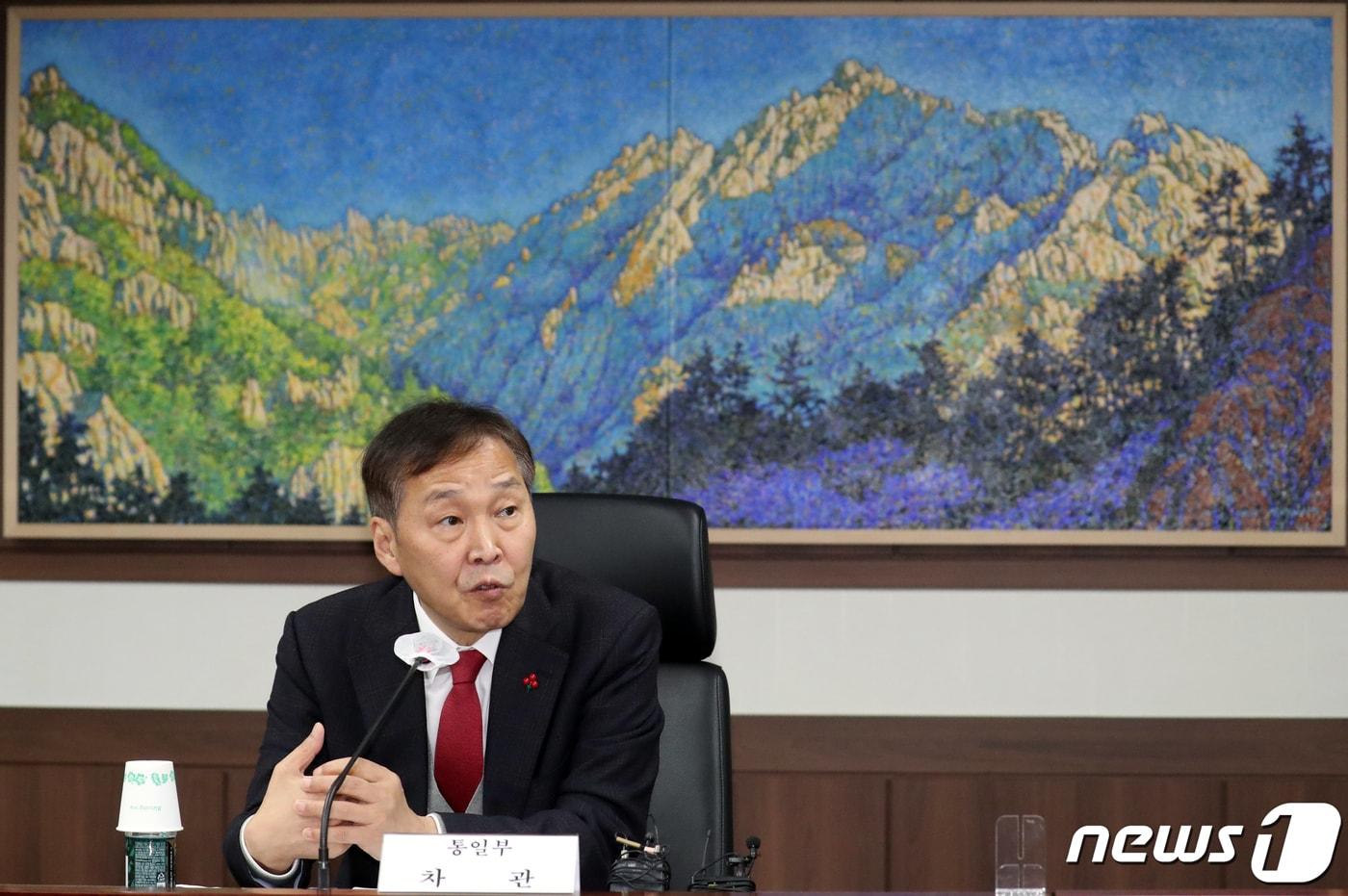 본문 이미지 - 김기웅 통일부 차관이 9일 오전 서울 종로구 세종대로 정부서울청사에서 열린 북한인권정책협의회에서 모두 발언을 하고 있다. 2022.12.9/뉴스1 ⓒ News1 김명섭 기자