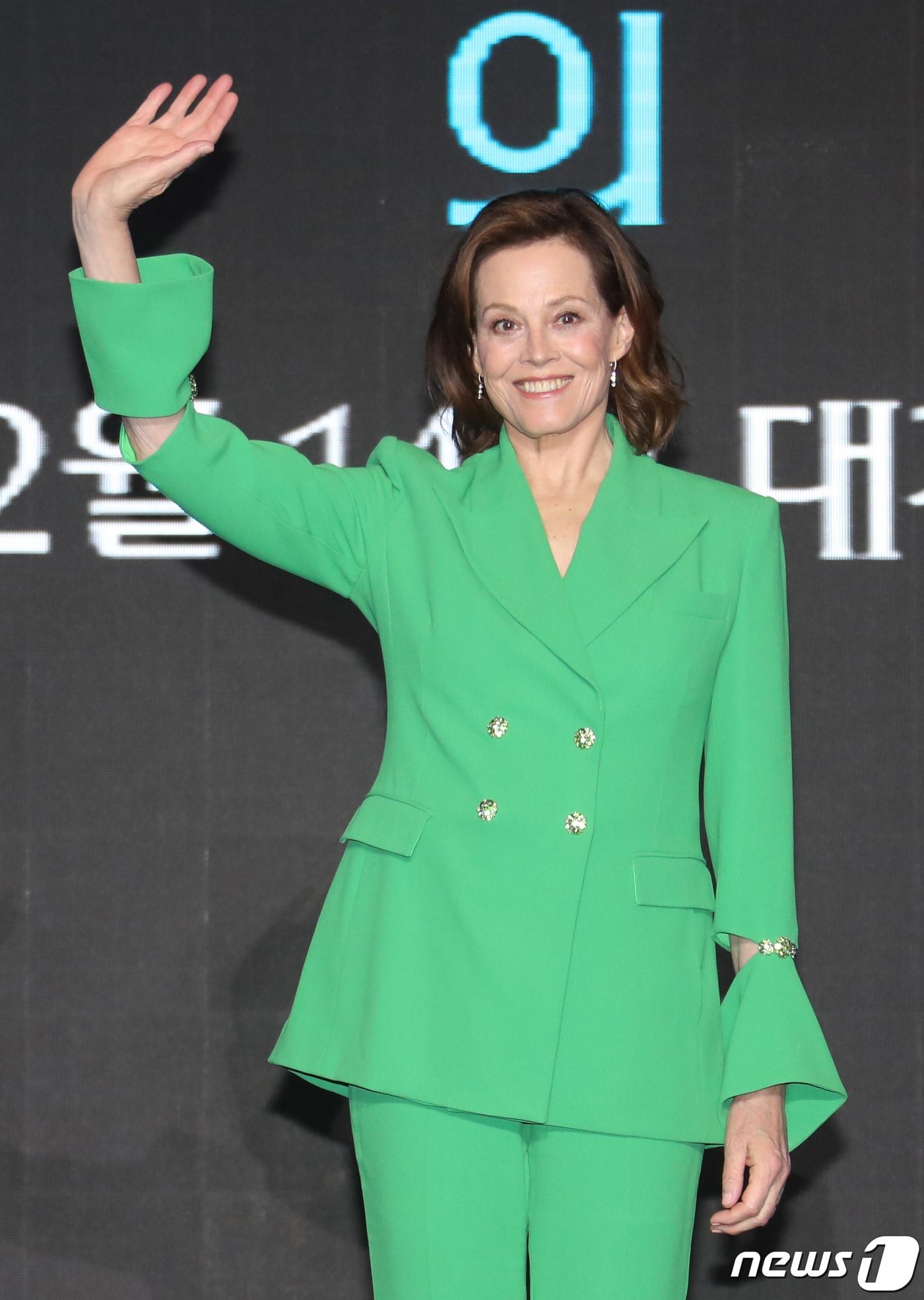 본문 이미지 - 할리우드 배우 시고니 위버가 70대의 나이에도 여전한 동안 미모를 자랑했다. ⓒ News1 권현진 기자