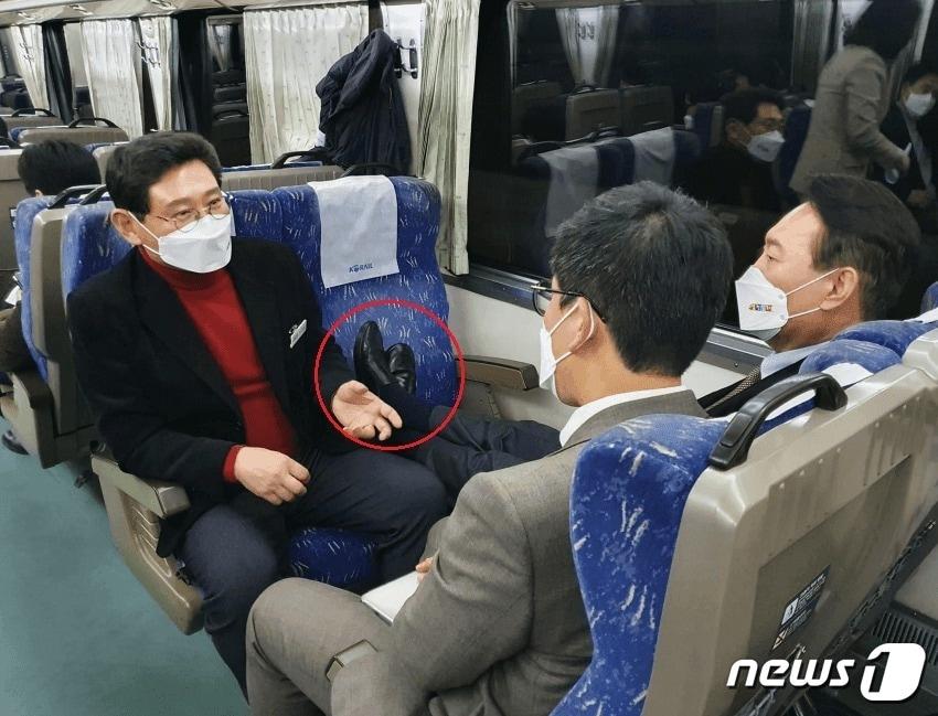 본문 이미지 - ⓒ 뉴스1 (황희두 민주연구원 이사 페이스북 캡처)