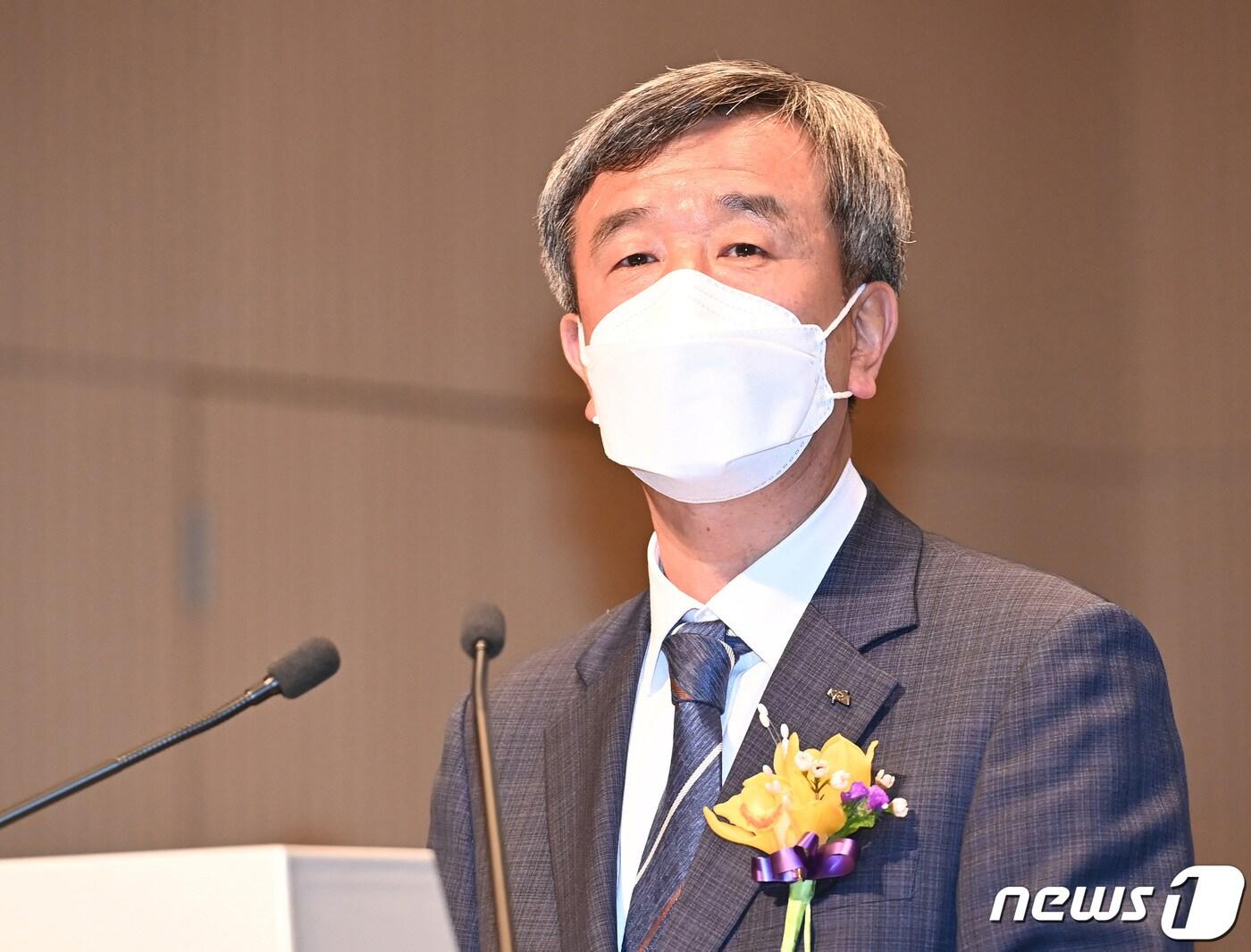본문 이미지 - 16일 오전 경기도 과천시 한국마사회에서 열린 제38대 한국마사회장 취임식에서 정기환 신임 회장이 취임사를 하고 있다. 2022.2.16/뉴스1 ⓒ News1 경기사진공동취재단