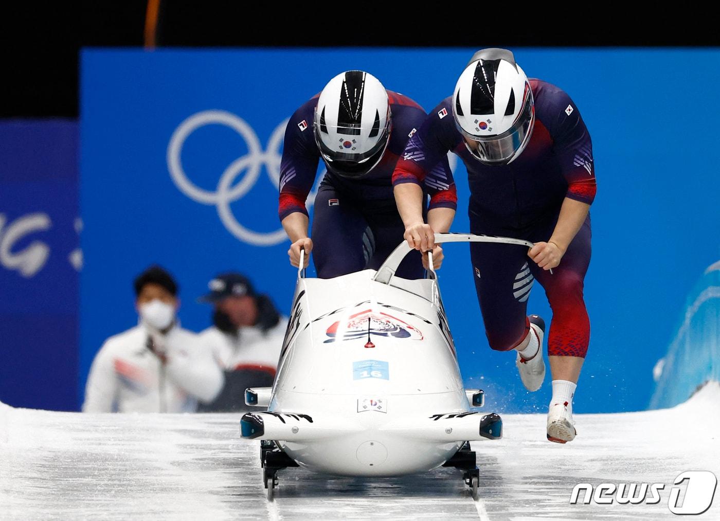 본문 이미지 - 봅슬레이 2인승 김진수 팀 ⓒ 로이터=뉴스1