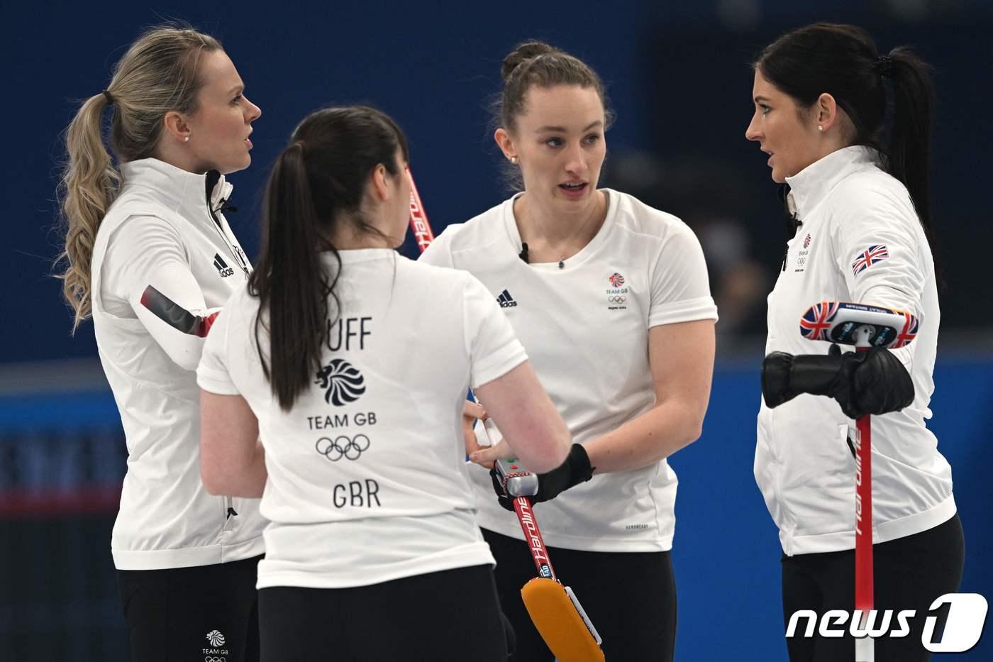 영국이 2022 베이징 동계올림픽 여자 컬링 금메달을 차지했다. ⓒ AFP=뉴스1