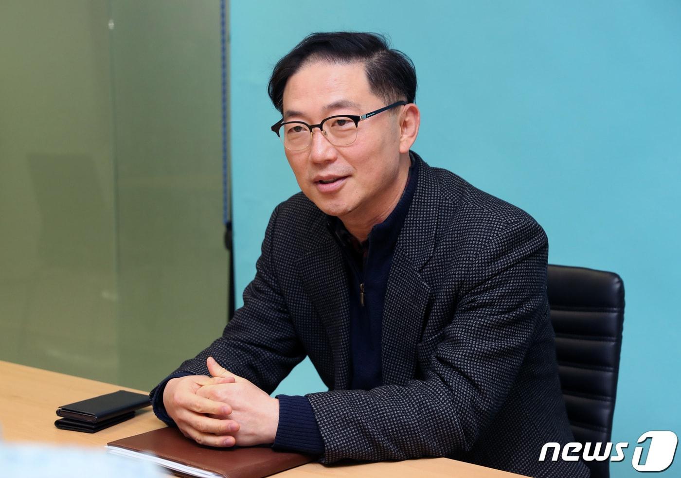 이재명 더불어민주당 대선후보 캠프에서 평화협력위원회 위원장을 맡고 있는 천해성 전 통일부 차관이 22일 서울 종로구 뉴스1 사무실에서 인터뷰를 하고 있다. 2022.2.22/뉴스1 ⓒ News1 이성철 기자