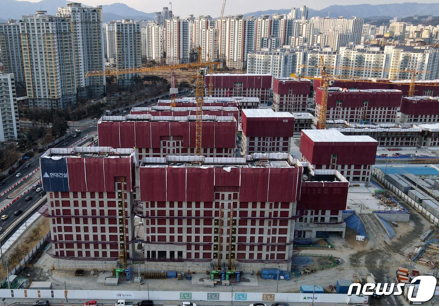 본문 이미지 - 대전에선 올 연말까지 8개 사업장에서 7200여세대의 신규 아파트가 분양될 전망이다.(사진은 기사의 특정 내용과 관련 없음)  ⓒ News1 김기태 기자