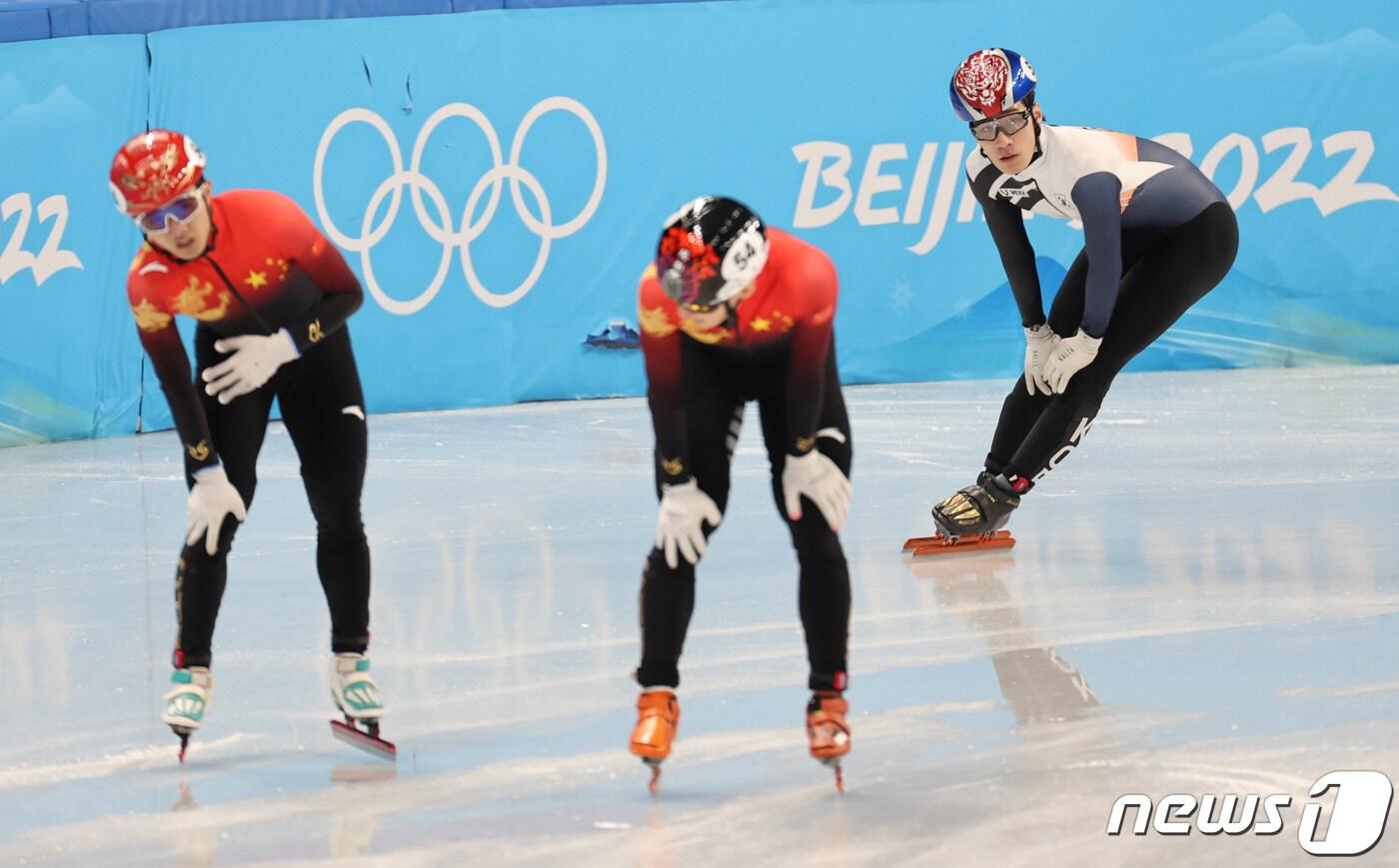 2025 하얼빈 동계 아시안게임을 앞두고 쇼트트랙에서 홈 텃세가 우려된다. 사진은 2022 베이징 동계올림픽 장면. /뉴스1 ⓒ News1 안은나 기자