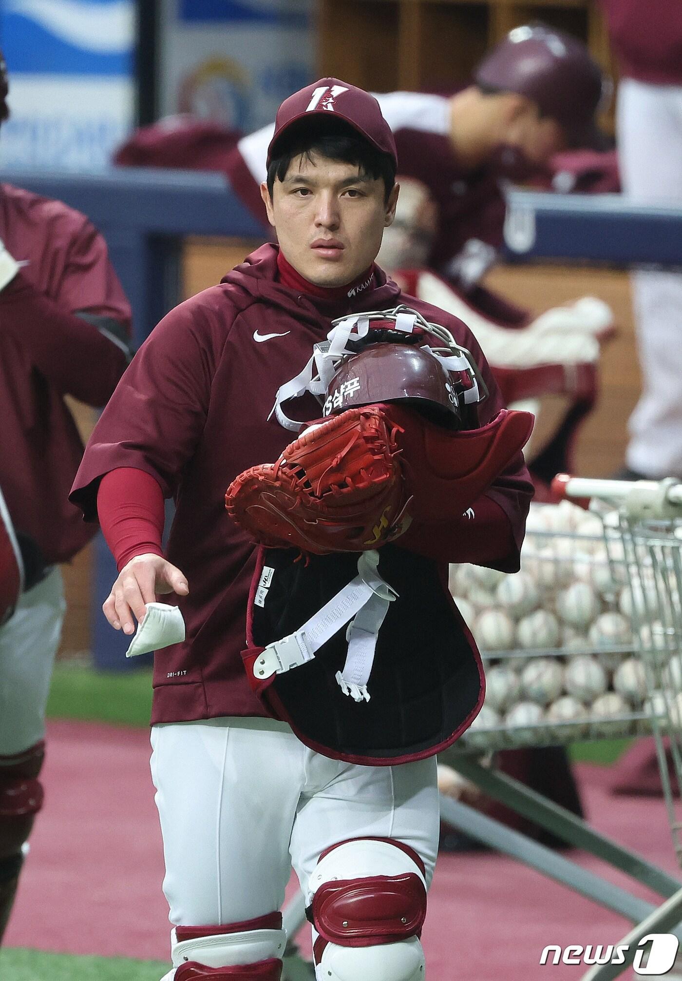 본문 이미지 - 키움 박동원이 10일 오후 서울 구로구 고척스카이돔에서 훈련을 준비하고 있다. 이날 키움 히어로즌 오는 12일 시범경기 개막을 앞두고 마지막 훈련을 진행했다. 2022.3.10/뉴스1 ⓒ News1 박지혜 기자