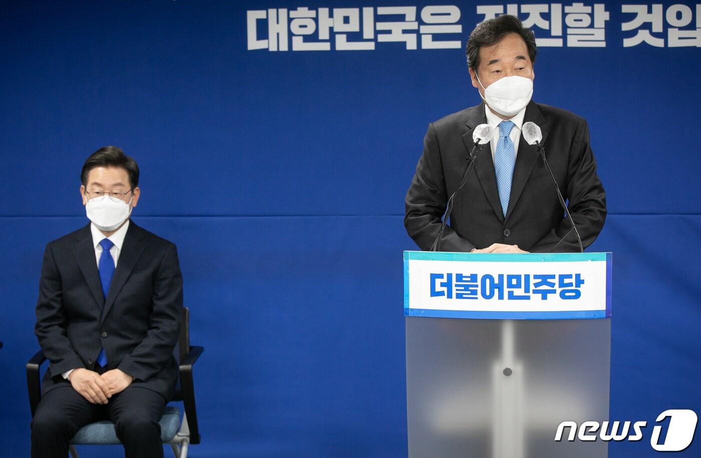 본문 이미지 - 이낙연 더불어민주당 총괄선대위원장이 10일 오후 서울 여의도 더불어민주당 중앙당사에서 열린 선거대책위원회 해단식에서 인사말을 하고있다. 2022.3.10/뉴스1 ⓒ News1 이동해 기자