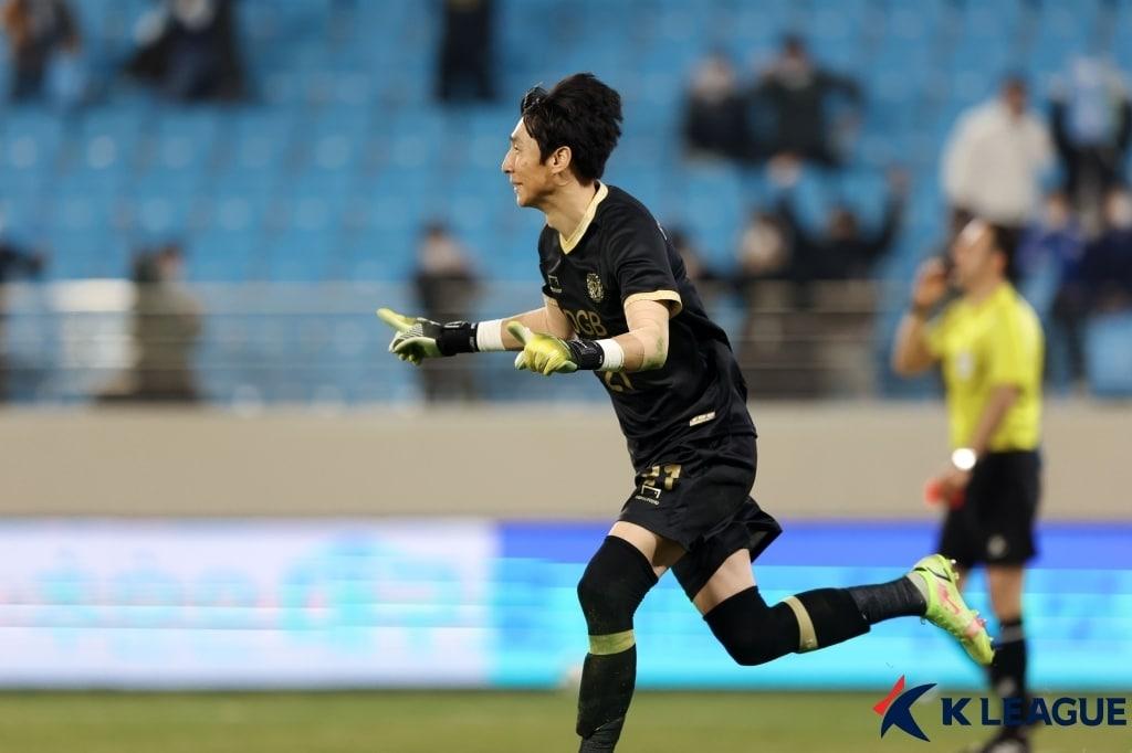 본문 이미지 - 대구FC의 골키퍼 오승훈(한국프로축구연맹 제공) ⓒ 뉴스1