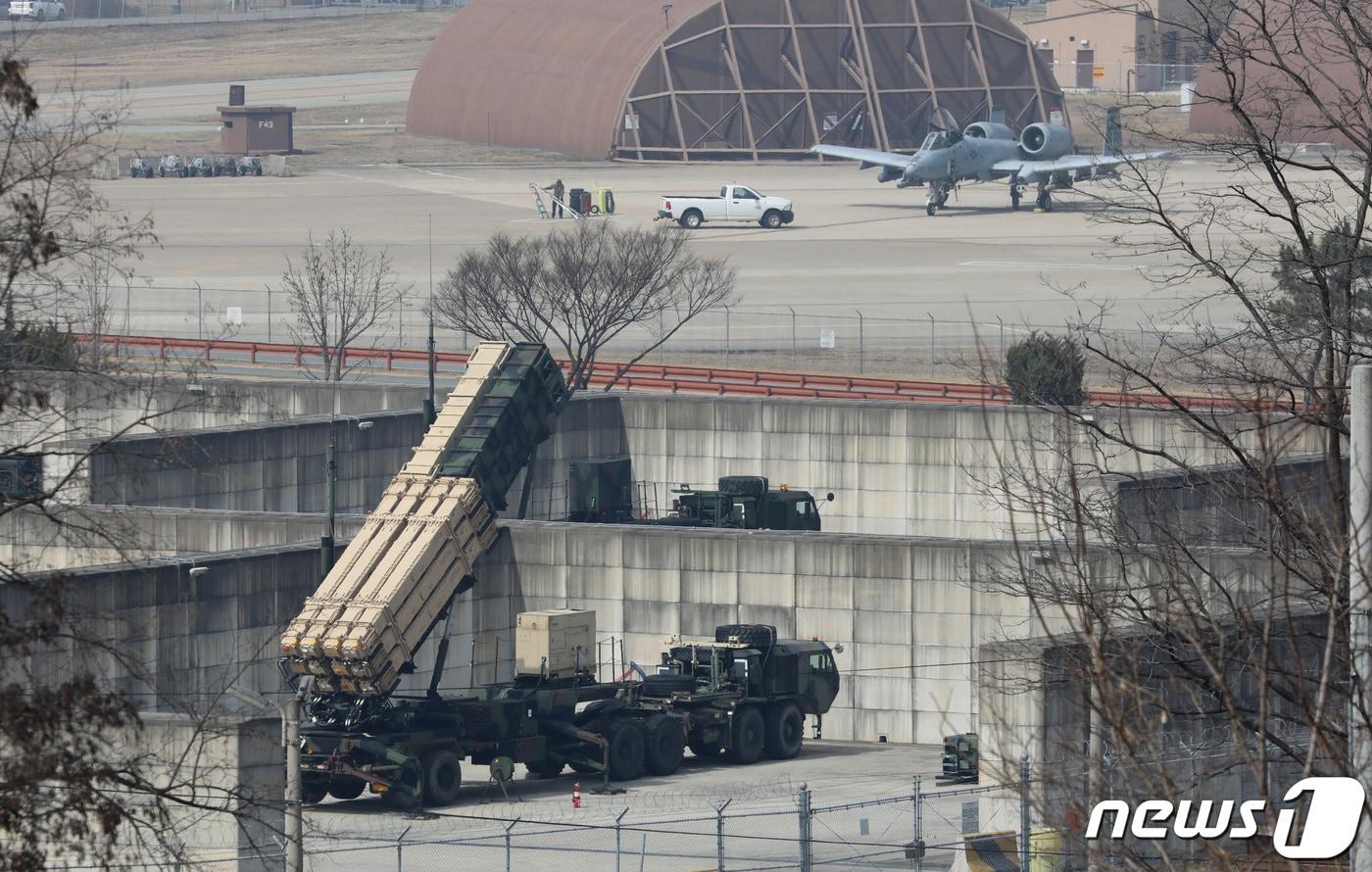본문 이미지 - 경기도 평택 소재 주한 미 공군 오산기지의 '패트리엇' 지대공 미사일. 2022.3.16/뉴스1 ⓒ News1 김영운 기자