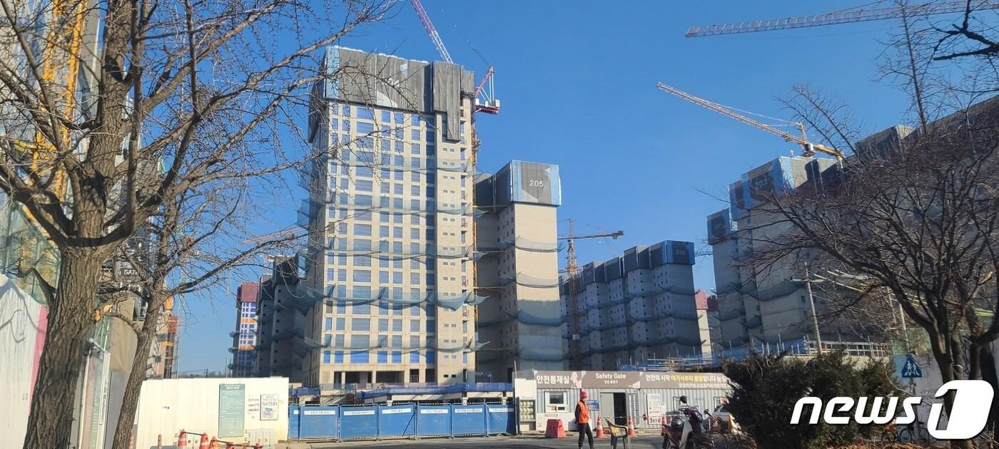 서울 강동구 둔촌주공 재건축 공사 현장. ⓒ 뉴스1