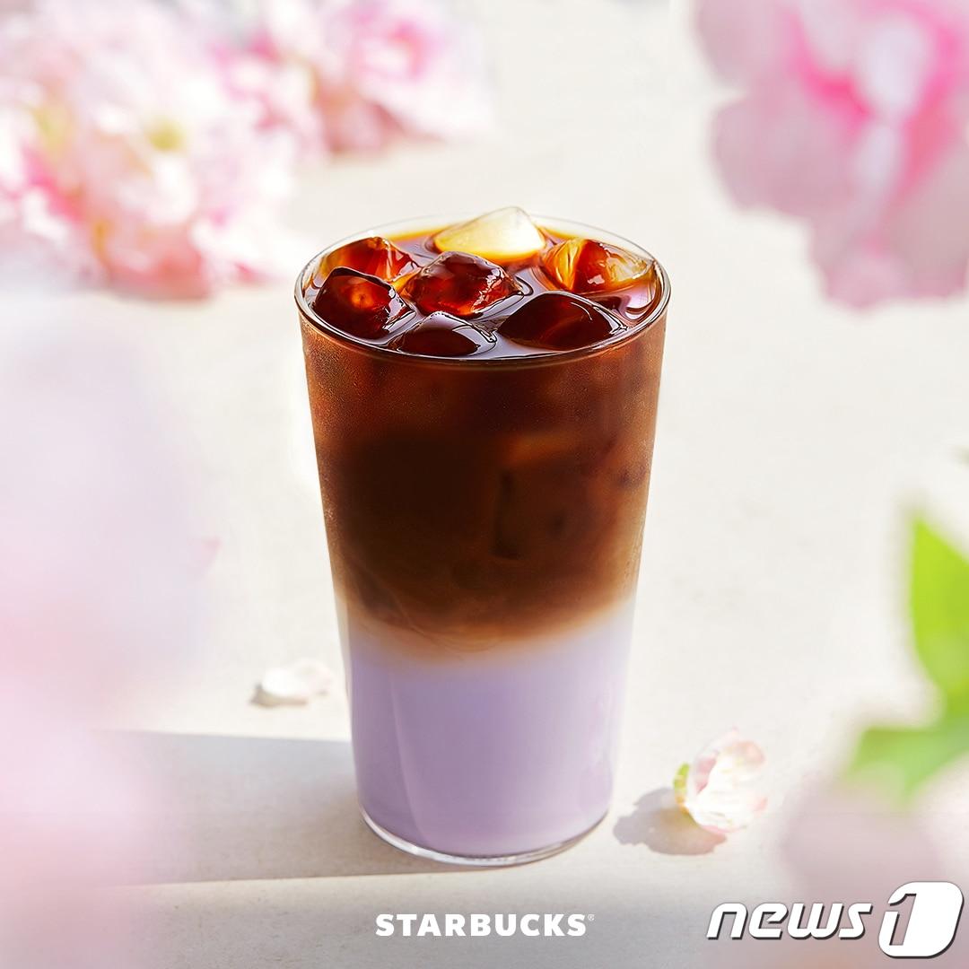 본문 이미지 - 미드나잇 베르가못 콜드 브루.(스타벅스 제공)ⓒ 뉴스1