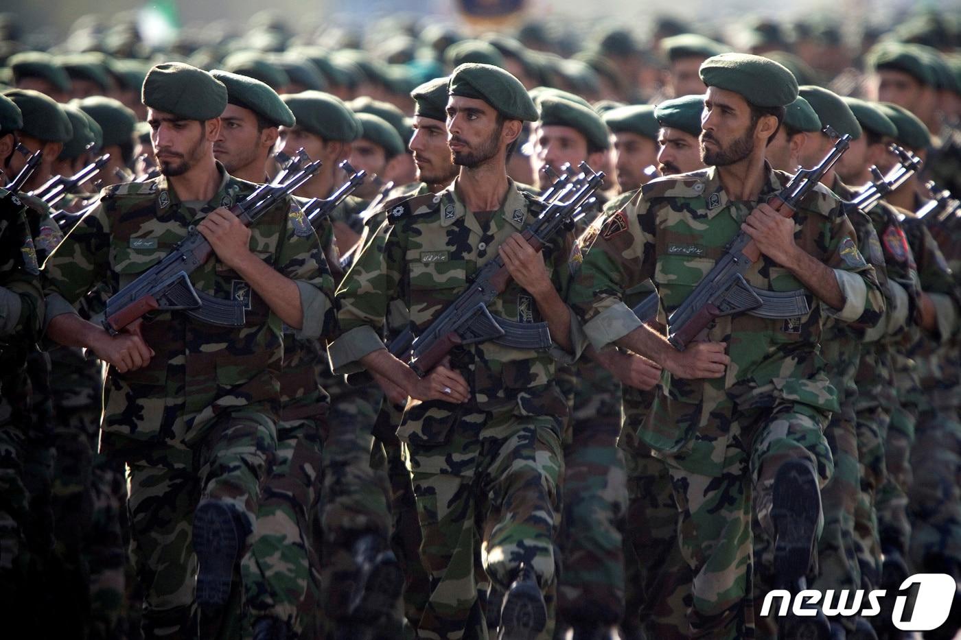 본문 이미지 - 이란 이슬람혁명수비대. ⓒ 로이터=뉴스1 ⓒ News1 정윤영 기자