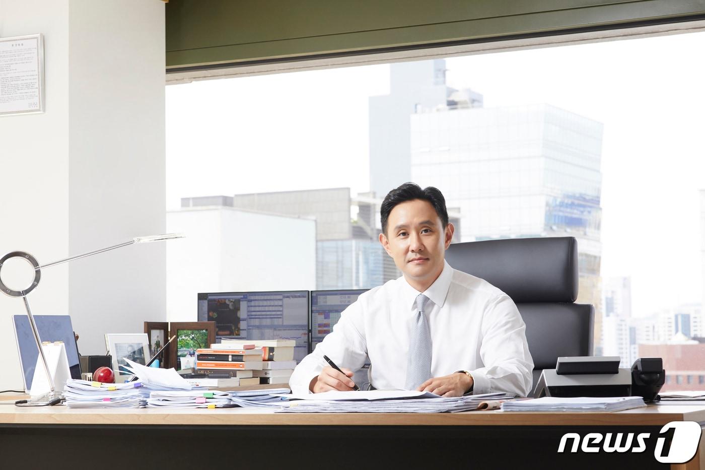 최윤범 고려아연 부회장(고려아연 제공)ⓒ 뉴스1