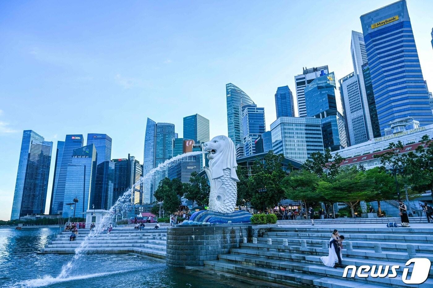 2월 18일 싱가폴의 멀라이언 동상 앞 사진. ⓒ AFP=뉴스1 ⓒ News1 이서영 기자