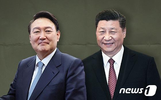 본문 이미지 - 윤석열 대통령(왼쪽)과 시진핑 중국 국가주석.ⓒ News1 최수아 디자이너