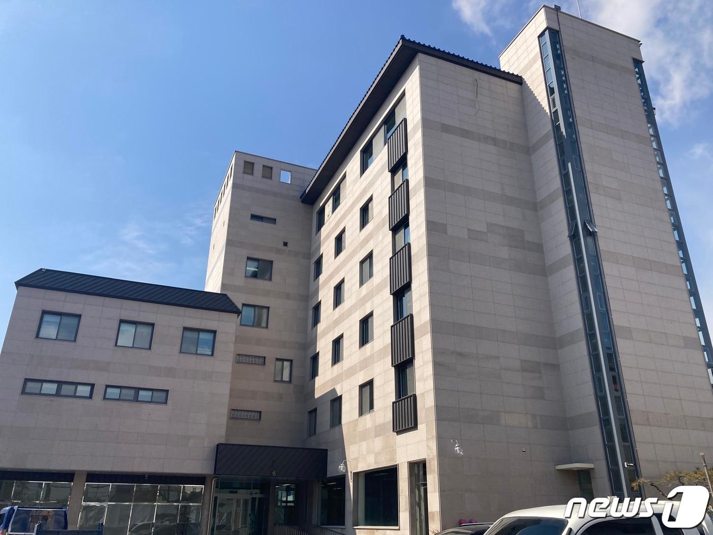 본문 이미지 - 전북 익산시가 전국 최초로 청년시청을 옛 하노바호텔을 리모델링해 조성한다.(익산시 제공)2022.3.25./ⓒ 뉴스1