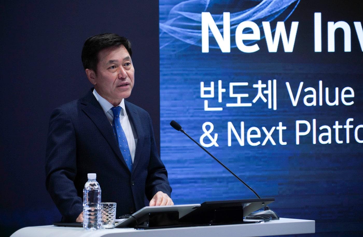 본문 이미지 - 박정호 SK스퀘어 대표가 첫 주주총회에서 발언하고 있다. (SK스퀘어 제공)