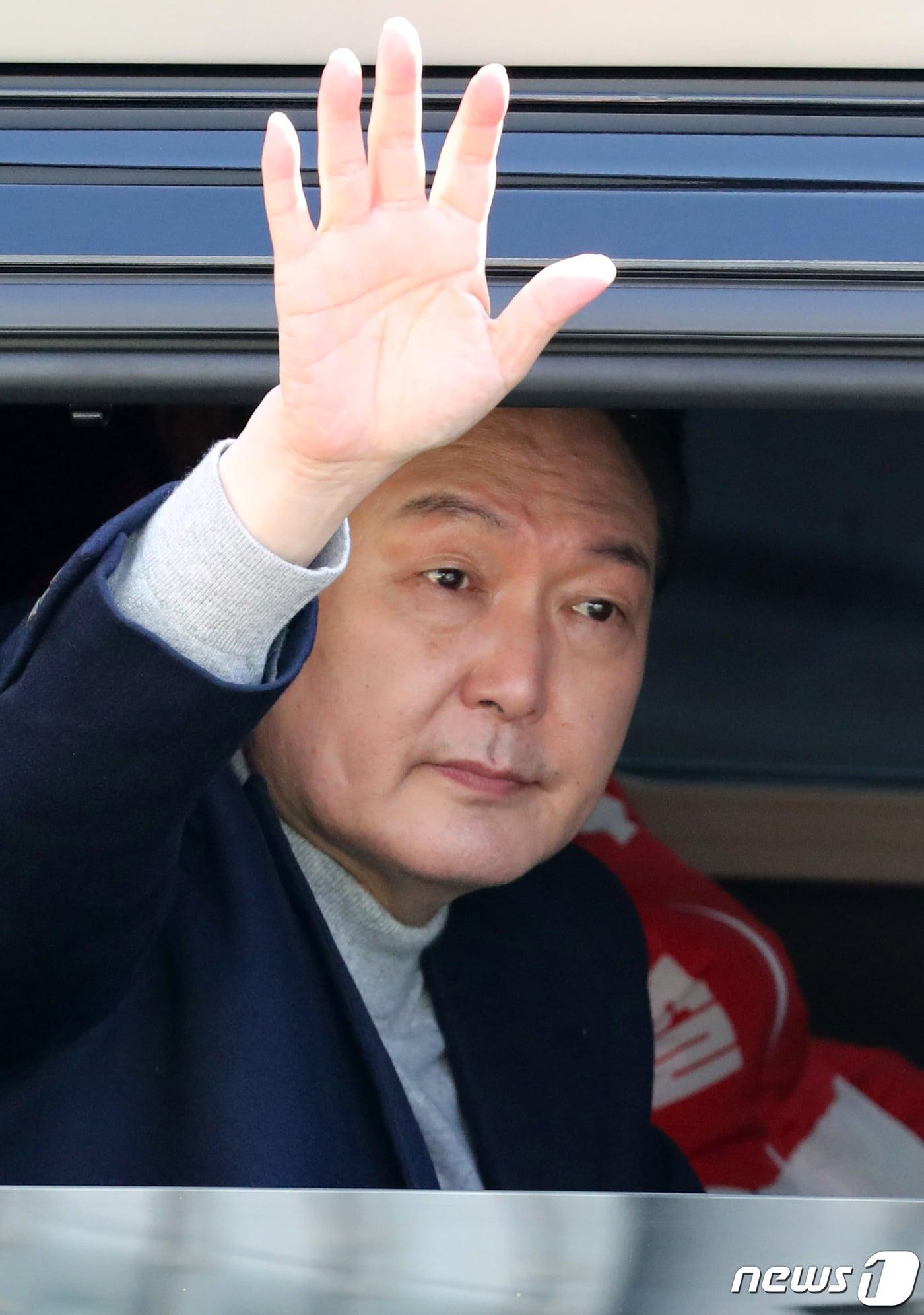 본문 이미지 - '충청의 아들' 윤석열 대통령 취임 22일만에 치러진 제8회 전국동시지방선거에서 국민의힘은 충청권 4개 시·도 광역단체장을 싹쓸이하며 4년 전 더불어민주당에게 당한 참패를 되갚았다. ⓒNews1 구윤성 기자