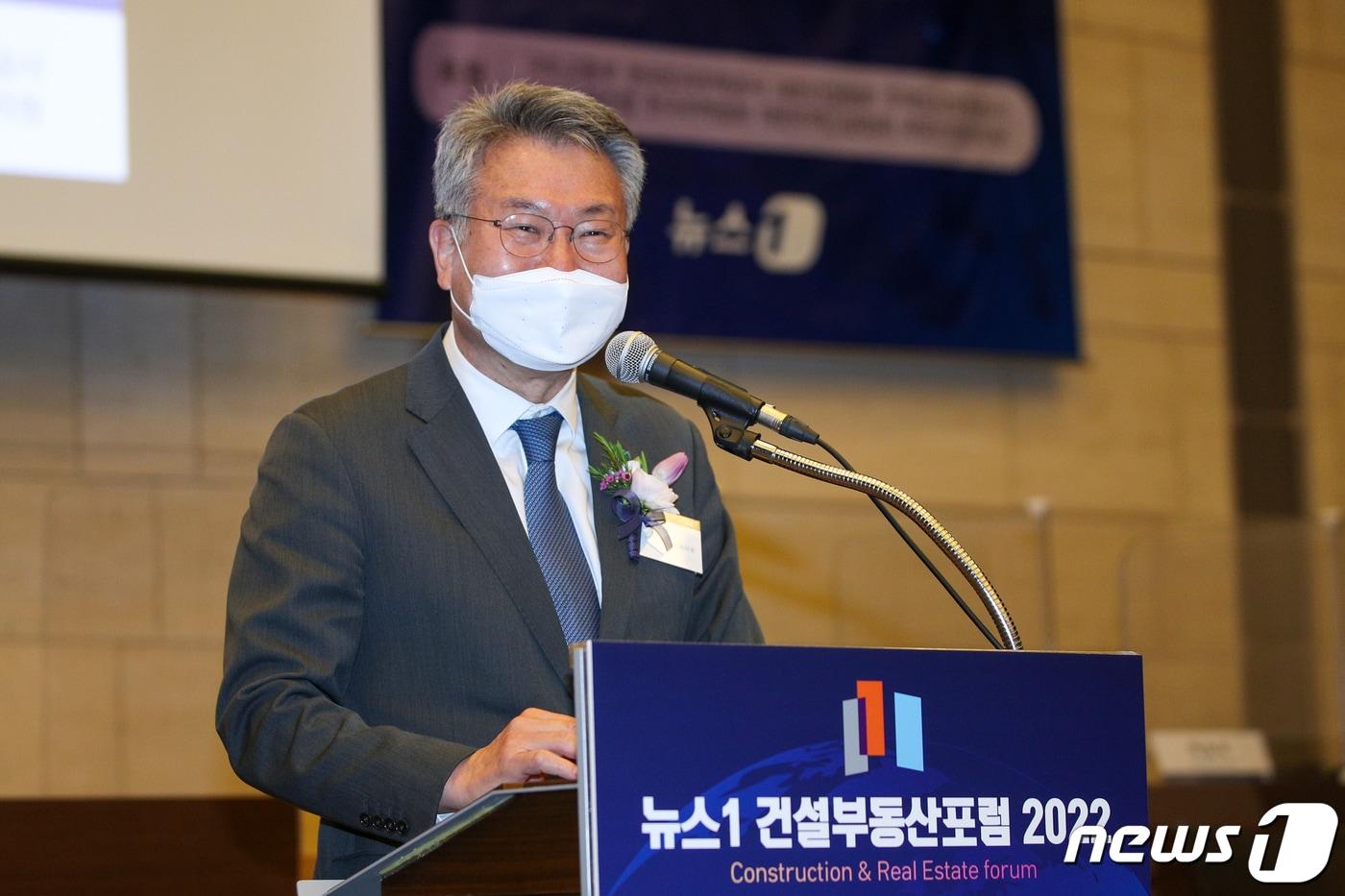 본문 이미지 - 김회재 더불어민주당 의원이 31일 서울 중구 대한상공회의소에서 열린 2022 뉴스1 건설부동산 포럼에서 축사를 하고 있다. 2022.3.31/뉴스1 ⓒ News1 안은나 기자