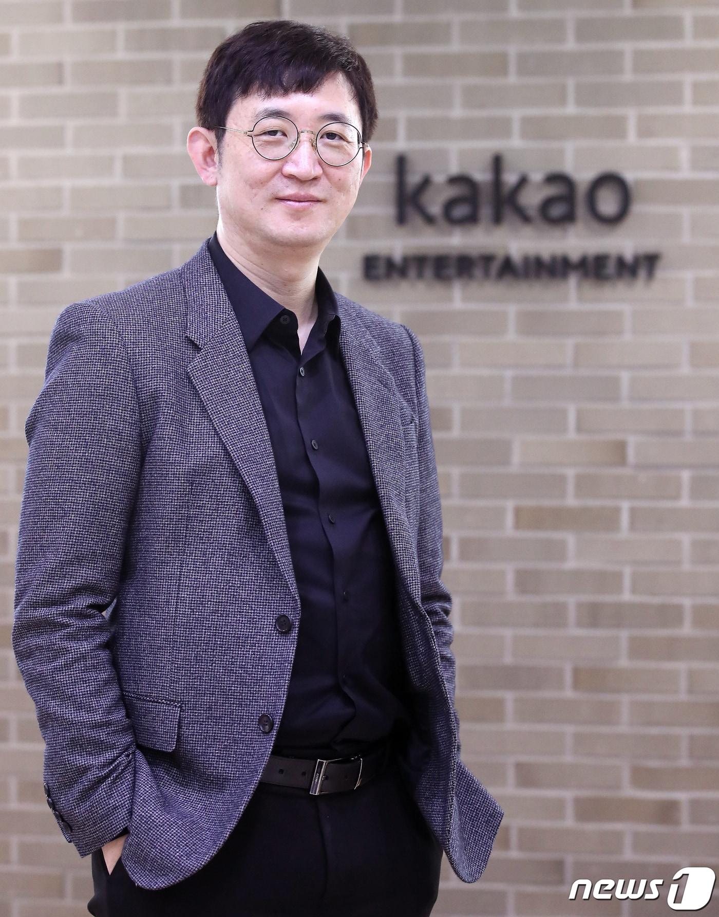 본문 이미지 - 박종철 카카오엔터테인먼트 스토리부문 글로벌사업부문장이 31일 오후 경기도 성남시 분당구 판교 카카오엔터테인먼트에서 뉴스1과 인터뷰를 앞두고 포즈를 취하고 있다. 2022.3.31/뉴스1 ⓒ News1 김진환 기자