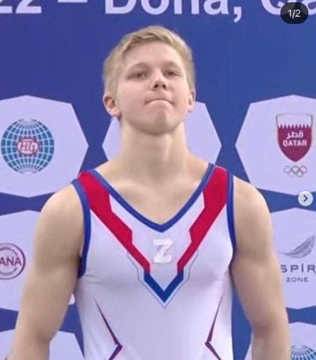 본문 이미지 - 러시아의 우크라이나 침공을 지지하는 표시를 부착한 러시아 체조 국가대표 이반 쿨리악(올렉 베르냐예프 인스타그램 캡처) ⓒ 뉴스1