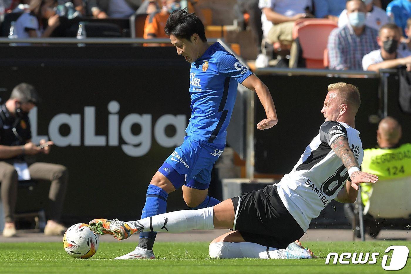 본문 이미지 - 프리메라리가의 이강인(왼쪽)ⓒ AFP=뉴스1