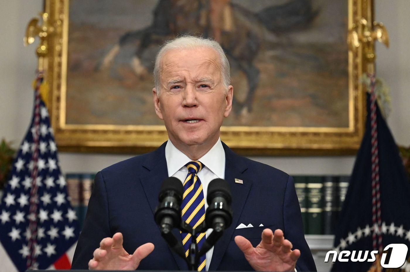 본문 이미지 - 조 바이든 미국 대통령이 8일(현지시간) 워싱턴 백악관 연설을 갖고 우크라이나를 침공한 러시아에 대한 제재 조처로 러시아산 원유와 가스의 수입을 금지한다고 밝히고 있다. ⓒ AFP=뉴스1 ⓒ News1 우동명 기자