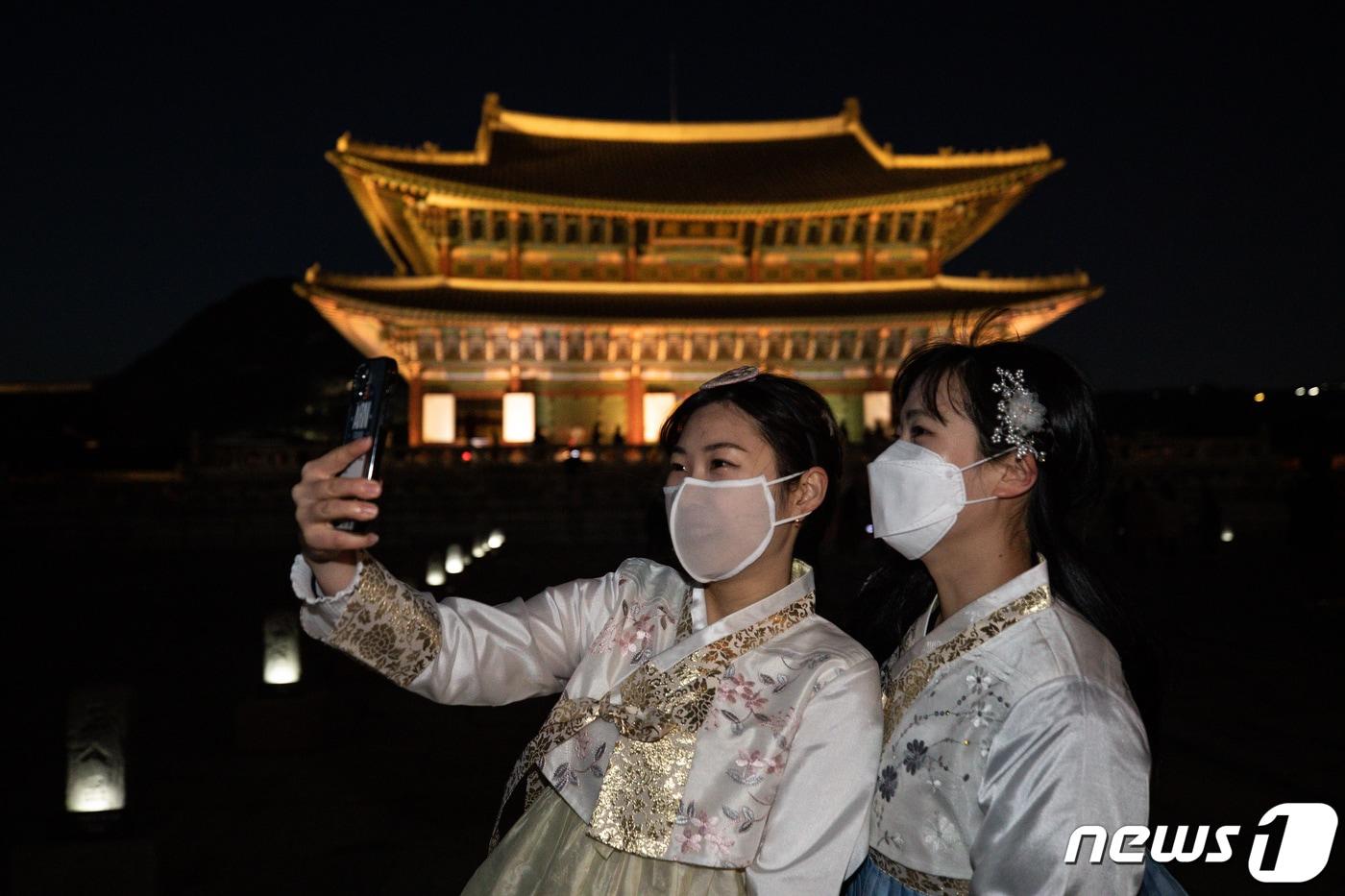 본문 이미지 - 경복궁 야경 ⓒ News1 유승관 기자
