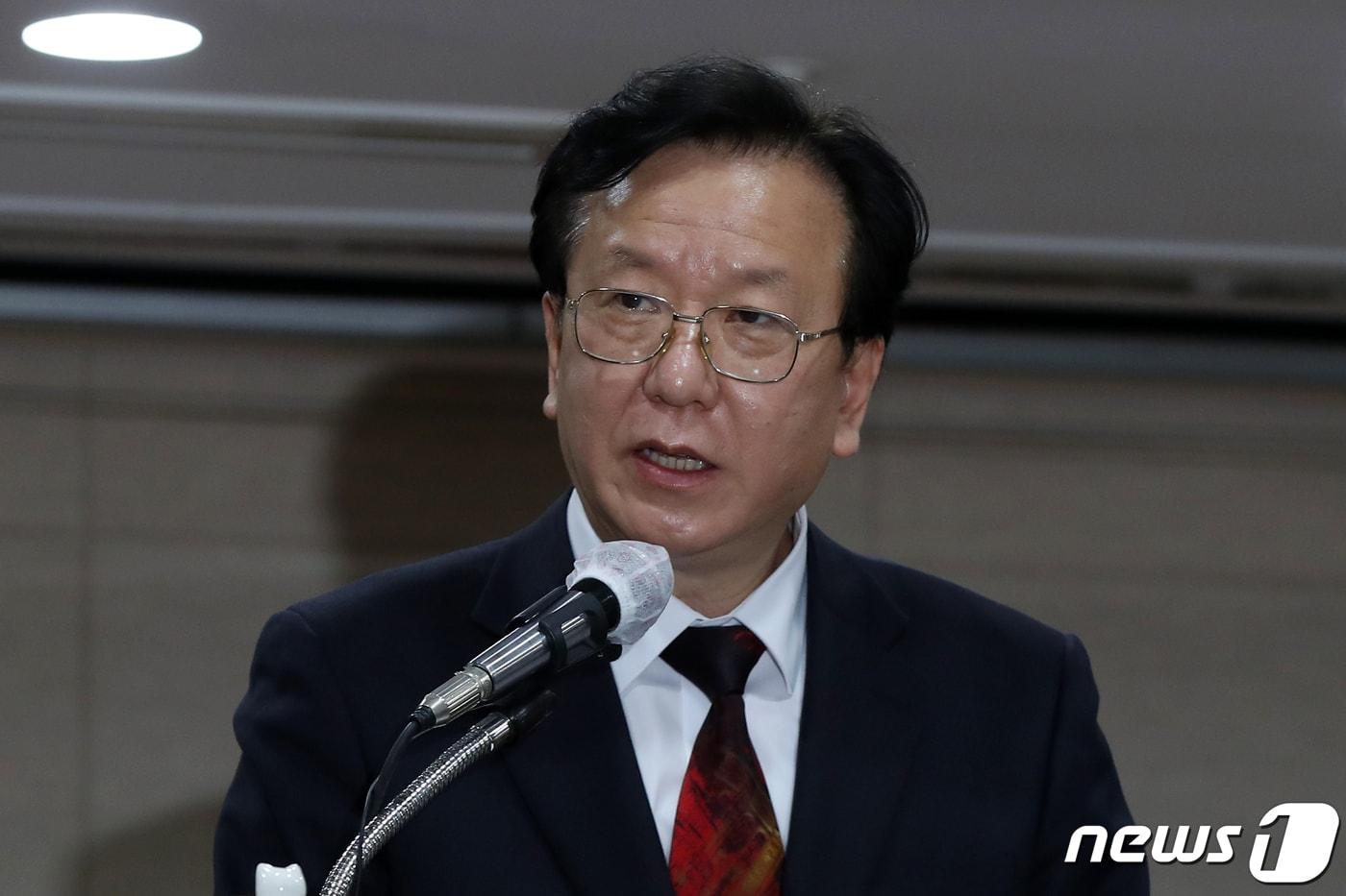 본문 이미지 - 정호영 전 경북대학교병원장의 보건복지부 장관 후보자 때 모습. 2022.4.17/뉴스1 ⓒ News1 민경석 기자