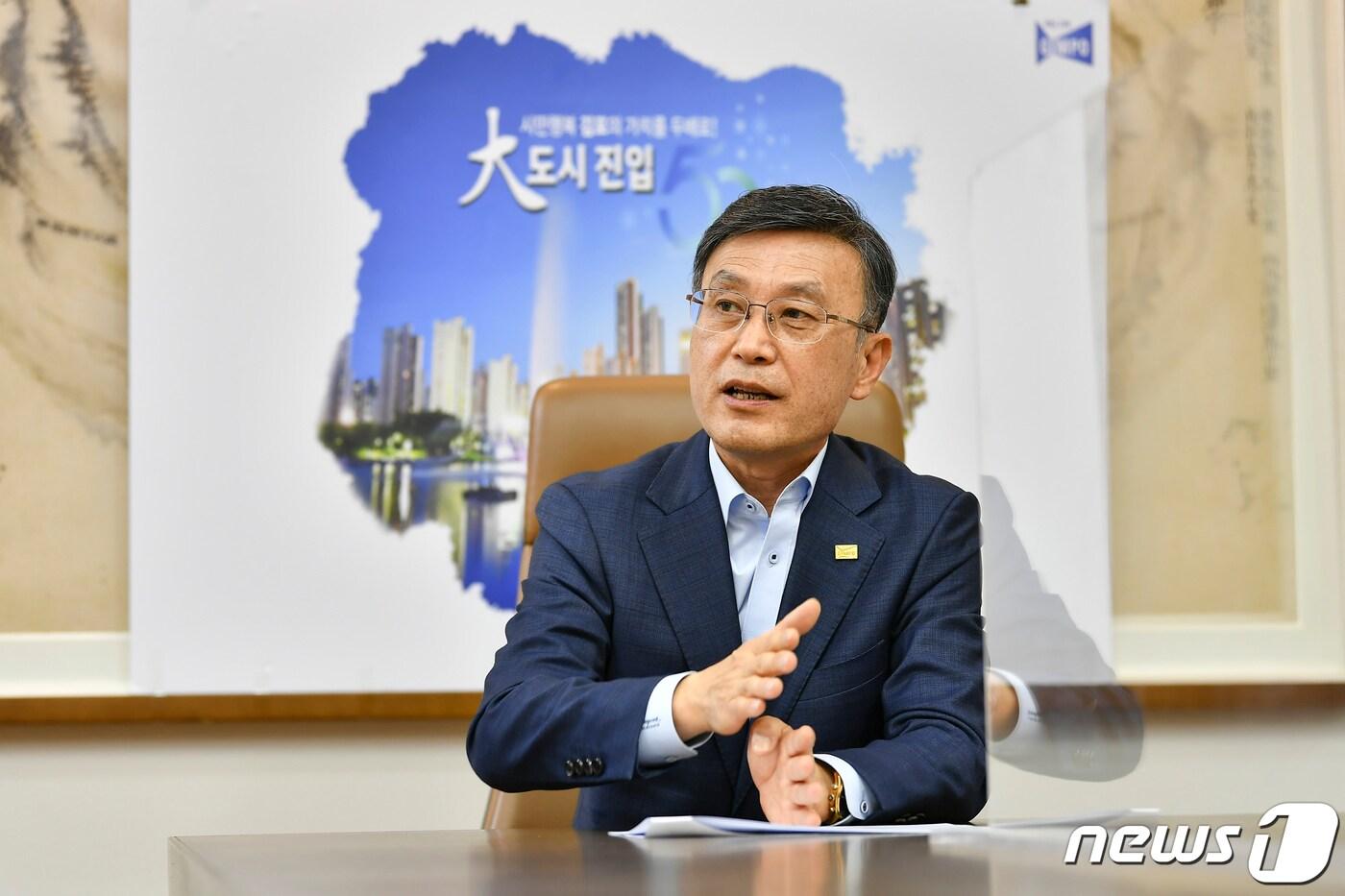 본문 이미지 - 정하영 김포시장. / 뉴스1 ⓒ News1 정진욱 기자