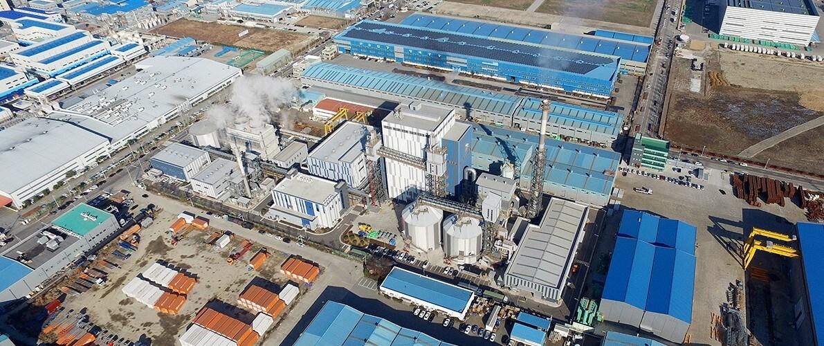 본문 이미지 - 경기도 평택시 소재 포승산업단지에 위치한 포승 바이오매스 발전소 전경(사진제공=LX인터내셔널)ⓒ 뉴스1