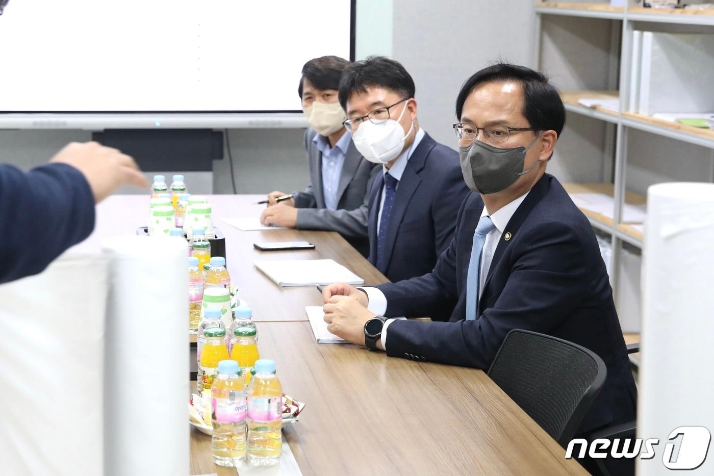 본문 이미지 - 강성천 중소벤처기업부 차관 (중소벤처기업부 제공. 사진은 기사 내용과 무관함) 2022.4.20/뉴스1