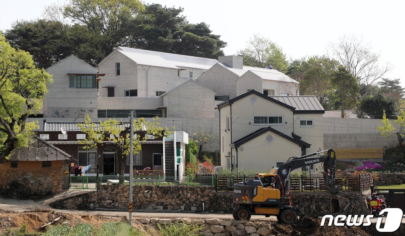 문재인 대통령 내외가 퇴임 후 거주할 경남 양산 하북면 사저 전경. 2022.4.22/뉴스1 ⓒ News1 김영훈 기자