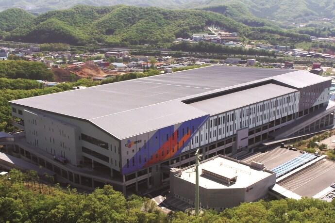 본문 이미지 - SK스토아 '곤지암 풀필먼트 센터'.(SK스토아 제공) ⓒ 뉴스1