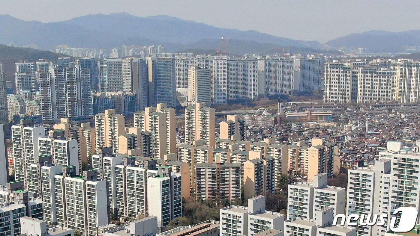 성남시가 리모델링 사업계획을 승인한 정자동 느티마을 3·4단지 전경.(성남시 제공) ⓒ News1 김