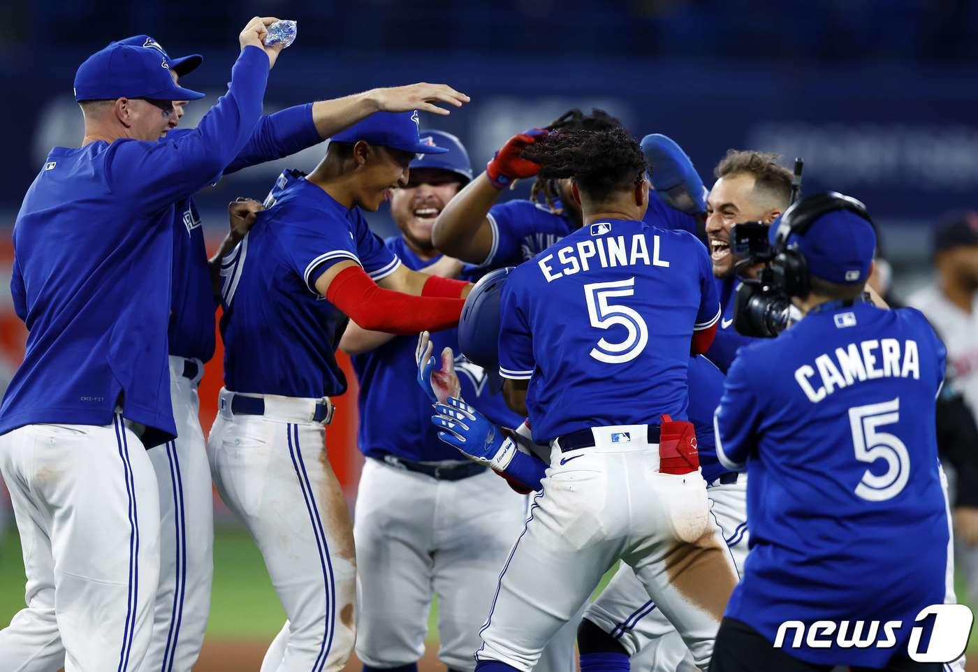 토론토 블루제이스가 27일 보스턴 레드삭스에 짜릿한 역전승을 거뒀다. ⓒ AFP=뉴스1
