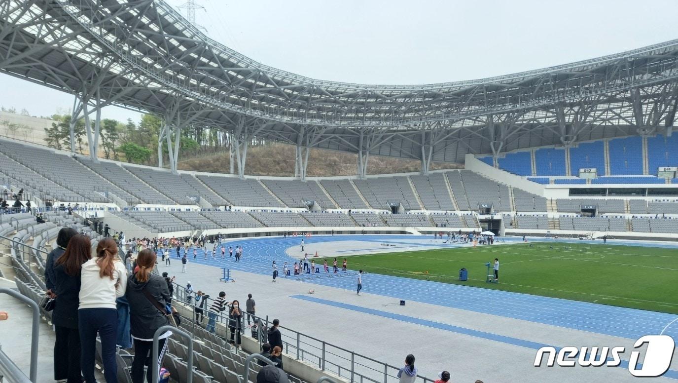 본문 이미지 - 용인미르스타디움.(용인시 제공)