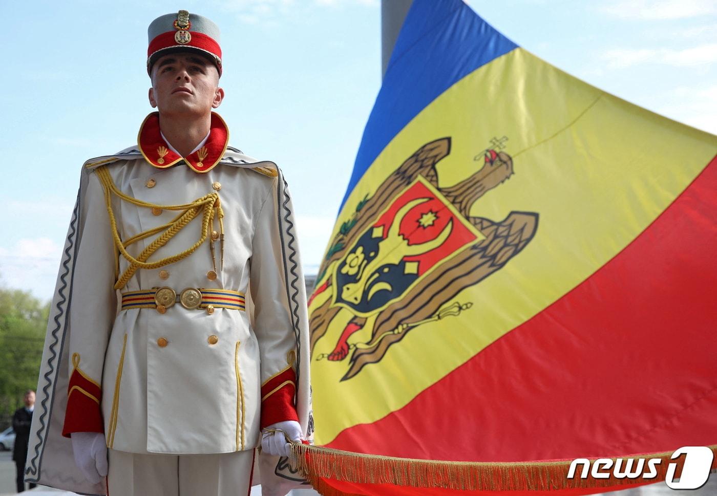 몰도바 수도 키시나우에서 국기제정기념일 행사가 열리는 모습. 2022. 4. 27. ⓒ 로이터=뉴스1 ⓒ News1 최서윤 기자