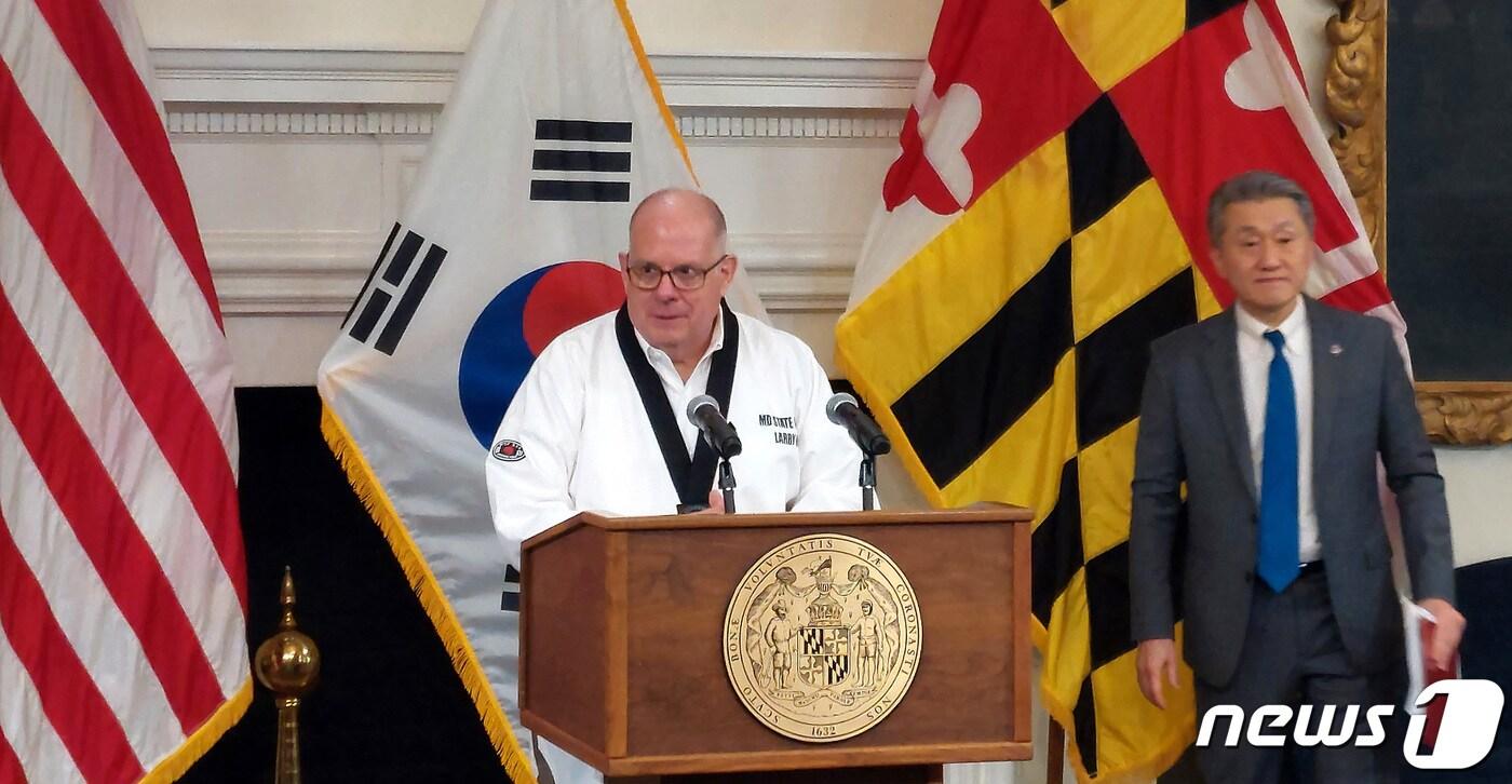 래리 호건 메릴랜드 주지사가 지난 5일(현지시간) 미국 메릴랜드 주청사에서 열린 태권도의 날 기념식에서 인사말을 하고 있다. 2022.4.6/뉴스1 ⓒ News1 김현 특파원