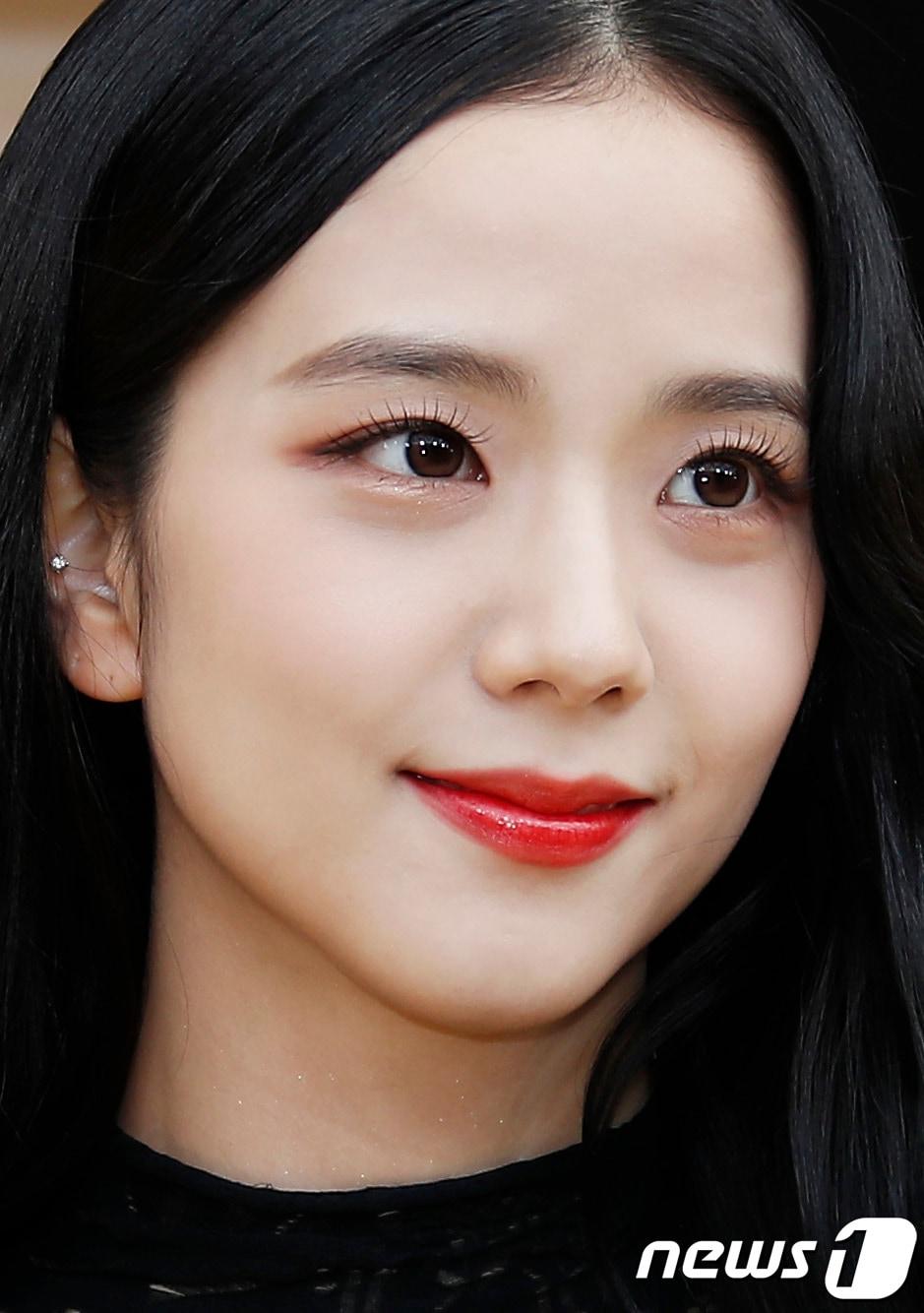 본문 이미지 - 블랙핑크 지수가 천상계 인형 미모를 발산했다. ⓒ News1 권현진 기자