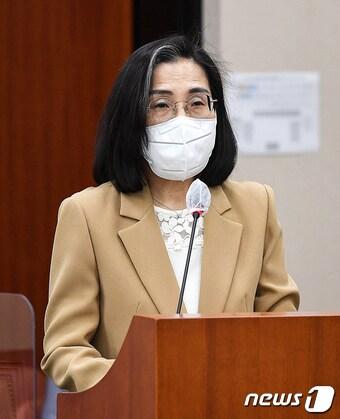 본문 이미지 - 김현숙 여성가족부 장관 후보자가 11일 오전 서울 여의도 국회에서 열린 인사청문회에서 모두발언을 하고 있다. (공동취재) 2022.5.11/뉴스1 ⓒ News1 유승관 기자
