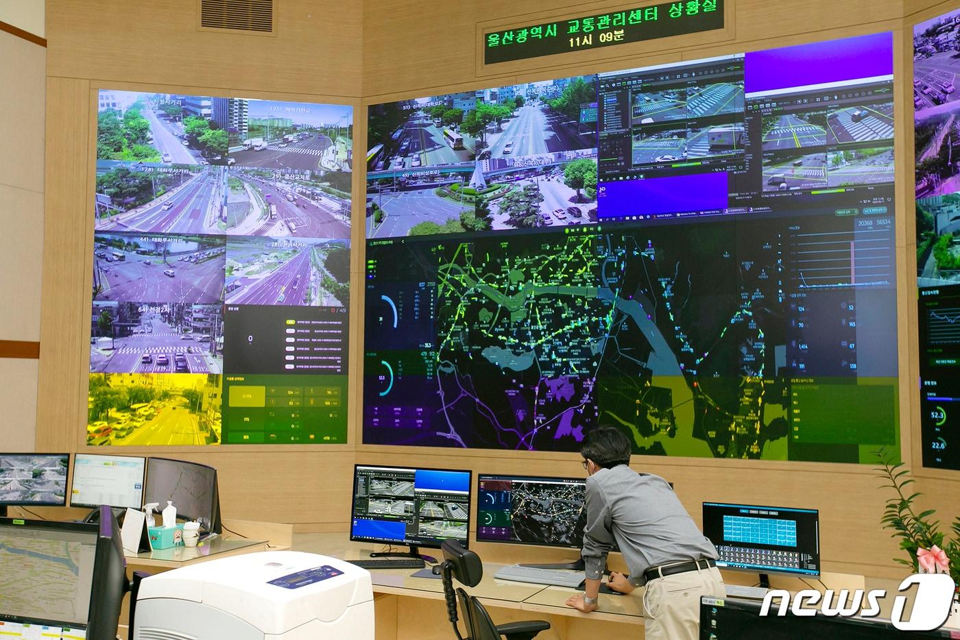 본문 이미지 - 교통상황실 내 C-ITS 구현 화면./뉴스1