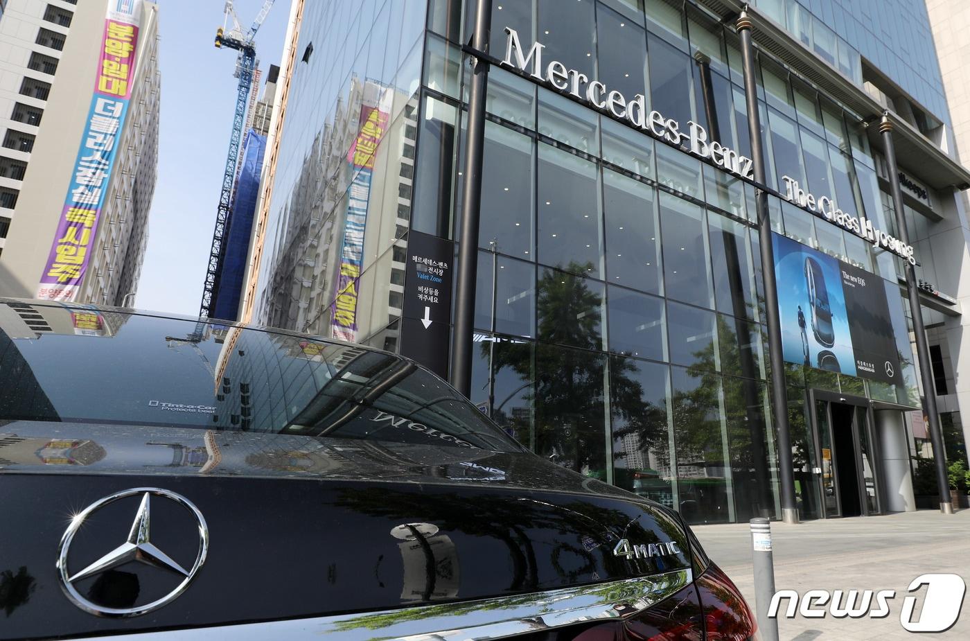  서울 시내 벤츠 전시장 모습. 2022.5.12/뉴스1 ⓒ News1 박세연 기자