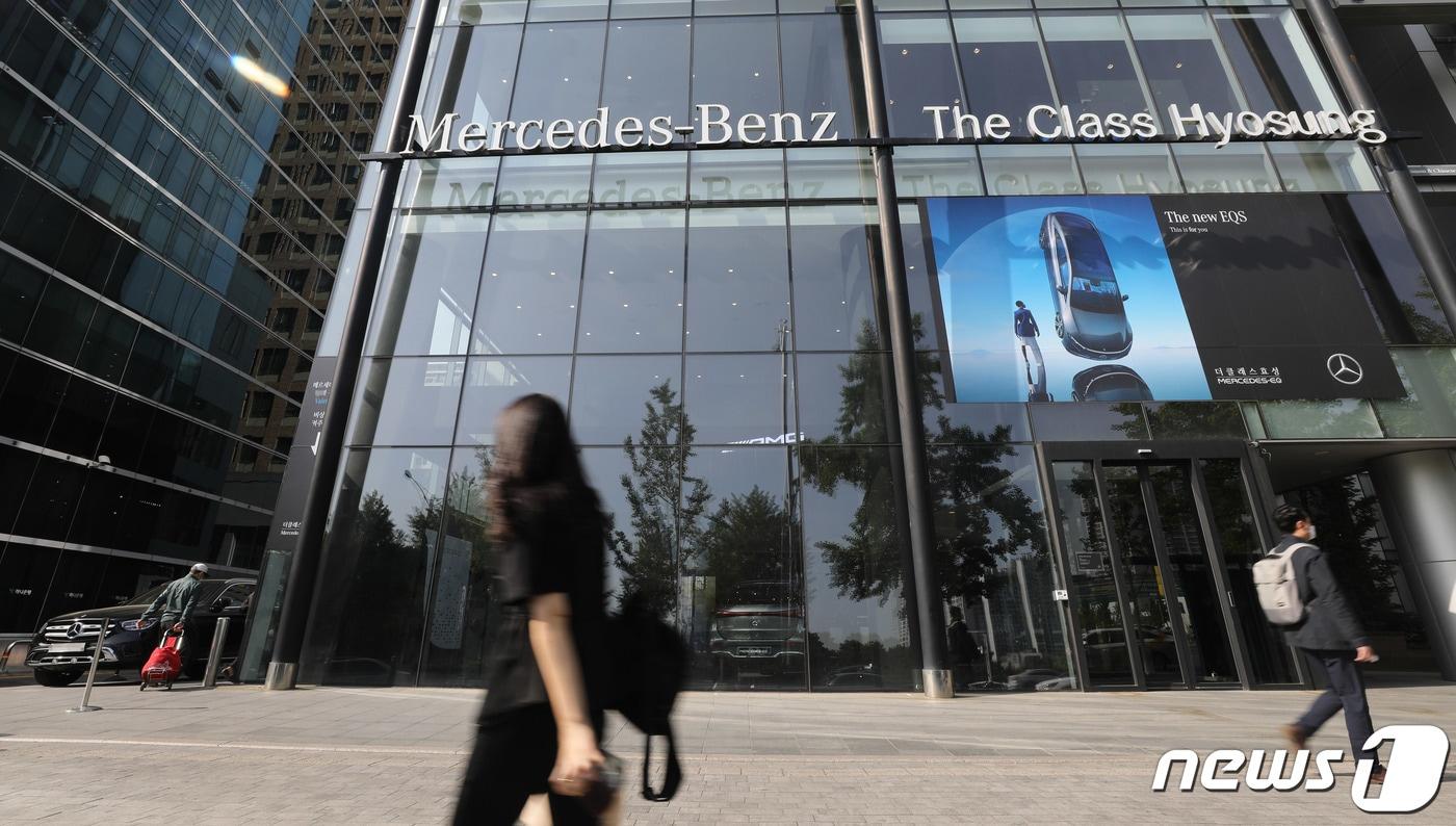 2022년 5월  서울 시내의 메르세데스-벤츠 전시장 모습&#40;자료사진&#41;. 2022.5.12/뉴스1 ⓒ News1 박세연 기자