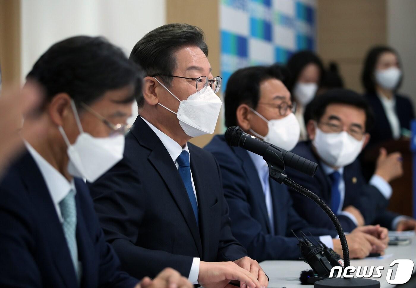 이재명 더불어민주당 인천계양을 국회의원 후보가 12일 인천시 남동구 더불어민주당 인천시당에서 기자간담회를 하고 있다. 2022.5.12/뉴스1 ⓒ News1 정진욱 기자