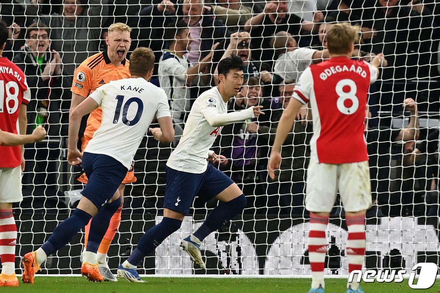 본문 이미지 - 아스널과의 북런던 더비에서 득점포를 터뜨린 토트넘 홋스퍼의 손흥민. ⓒ AFP=뉴스1