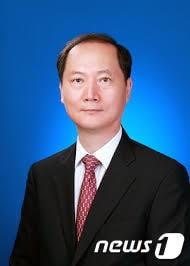 본문 이미지 - 윤석열 대통령이 13일 발표한 처·청장과 차관급 인선에서 법제처장에 임명된 이완규 전 인천지검 부천지청장. (대통령실 제공) 2022.5.13/뉴스1