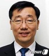 본문 이미지 - 윤석열 대통령이 13일 발표한 처·청장과 차관급 인선에서 국토교통부 2차관에 임명된 어명소 국토교통부 교통물류실장. (대통령실 제공) 2022.5.13/뉴스1