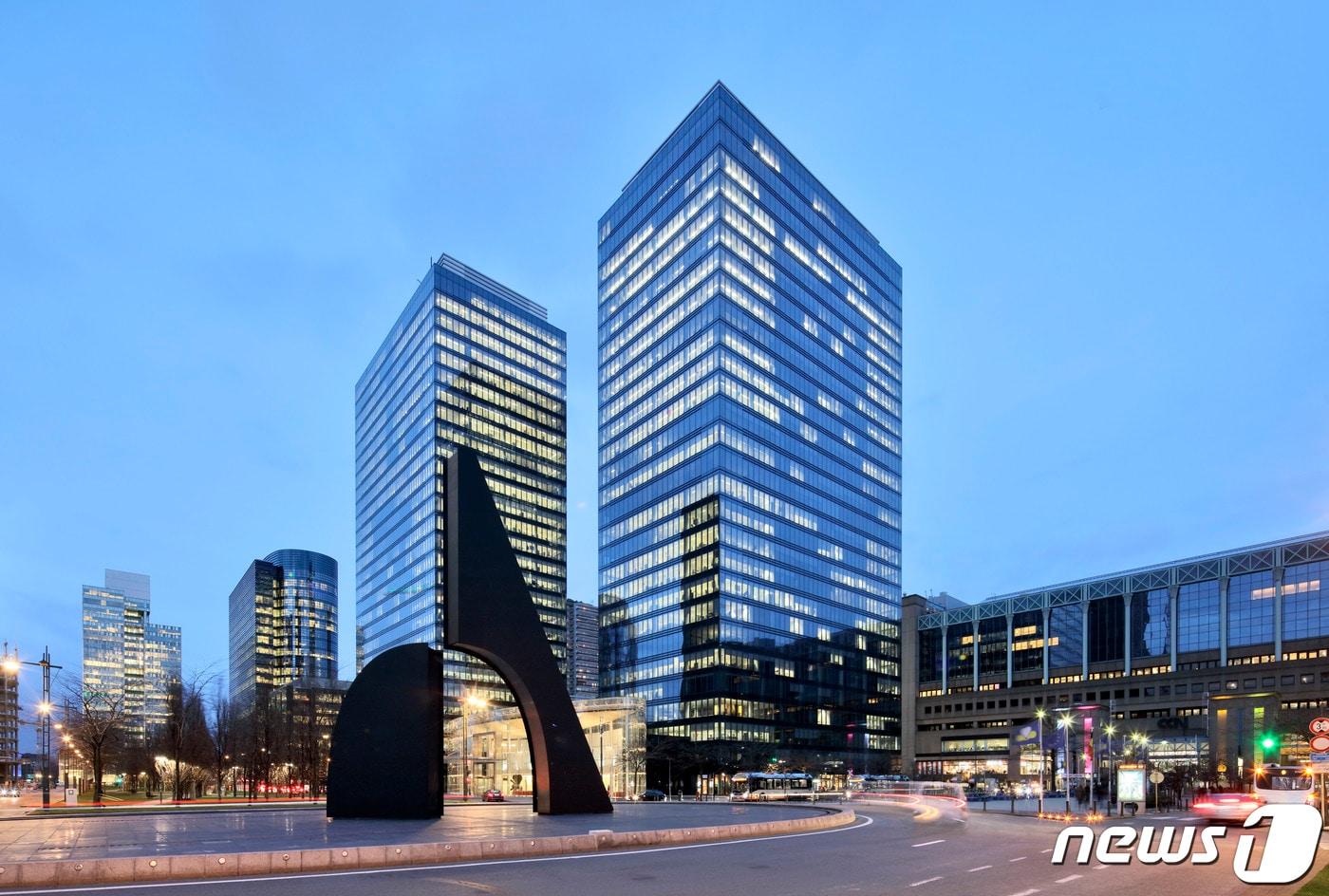 KB자산운용이 지분 인수를 완료한 벨기에 노스갤럭시타워. (KB자산운용 제공)/뉴스1 ⓒ 뉴스1